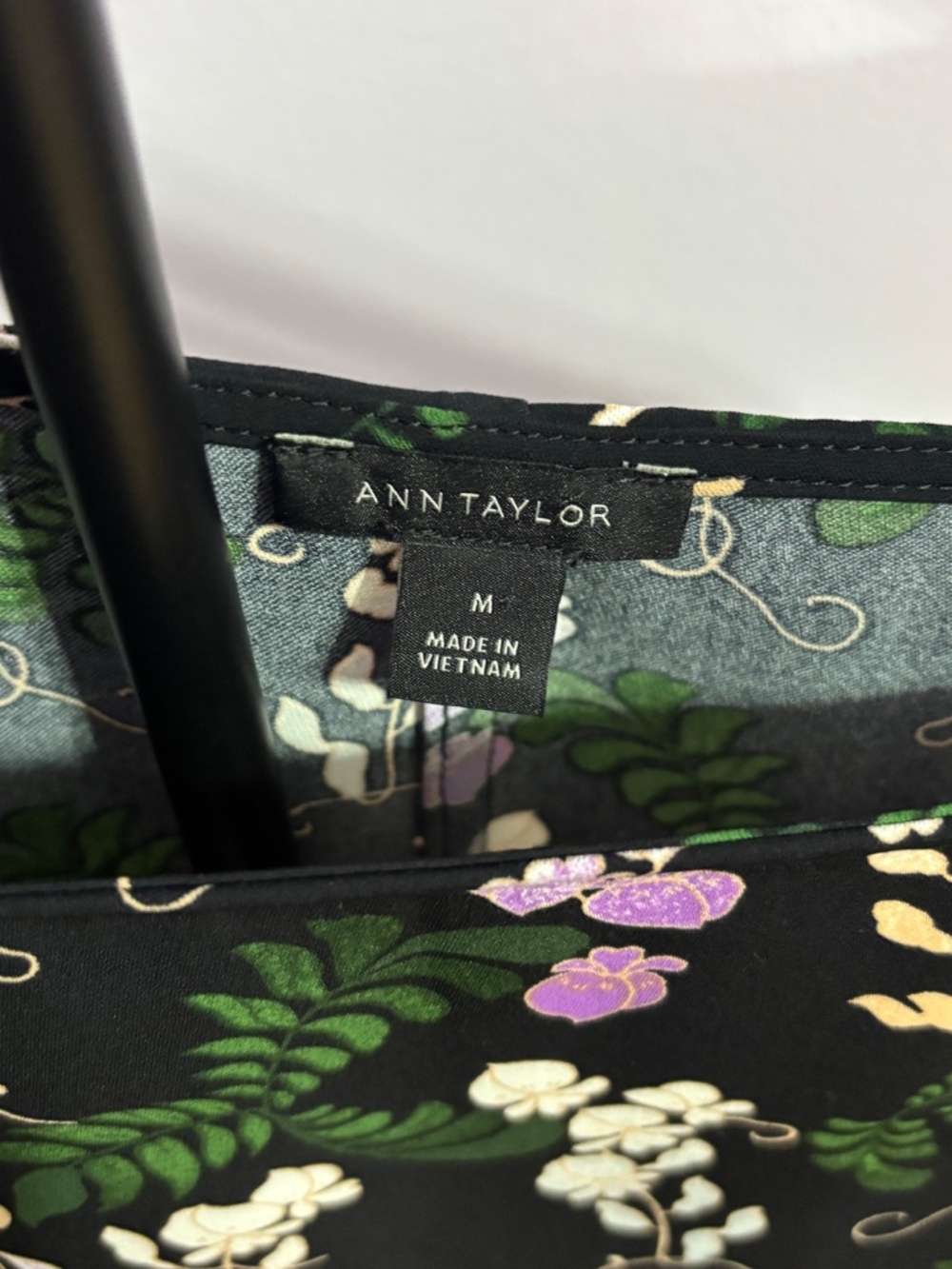 Ann Taylor Multicolor Floral Blouse Women's Size Medium Top w/ Flowy Bell Sleeve - Picture 4 of 11